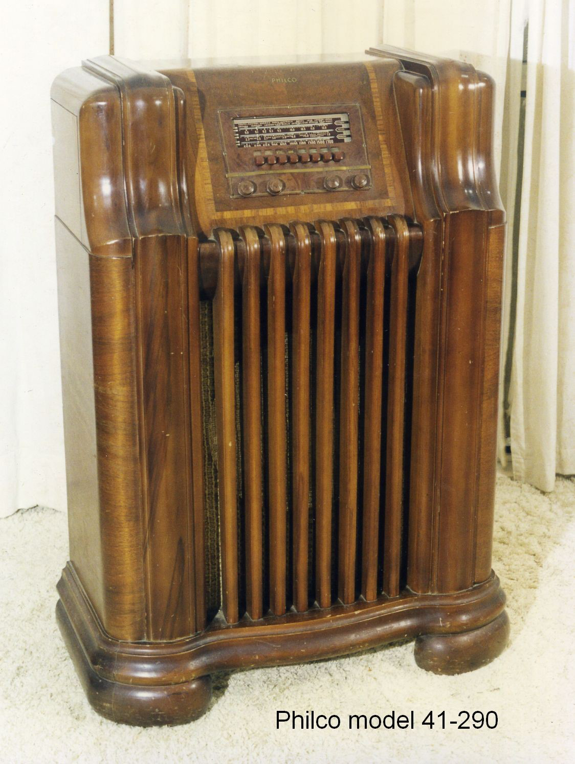 Philco 41-290 front view